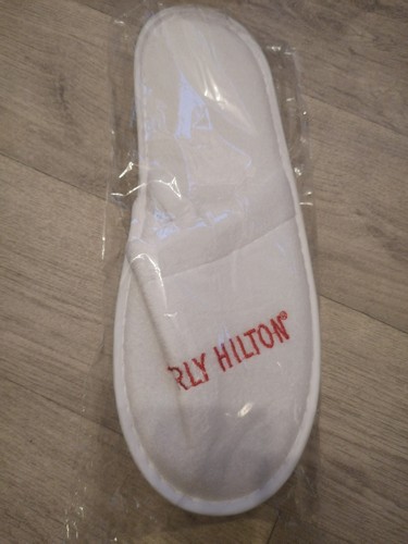 Slippers hotel hilton - hotel,