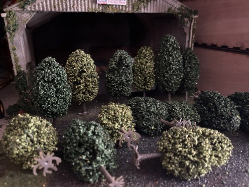 Scale diorama trees - 14, x