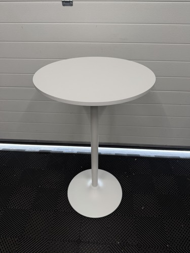 Round bar table with - bar,