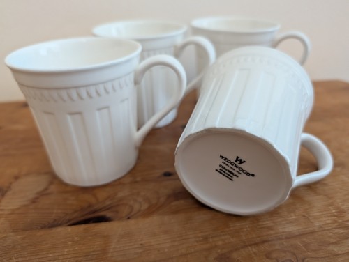 Wedgwood bone china - x,
