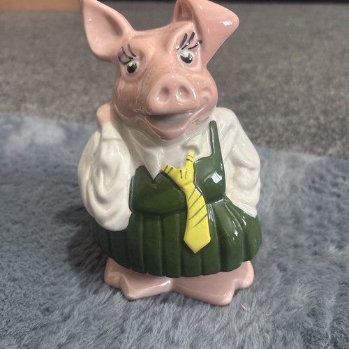 Wade nat west pig - west, girl
