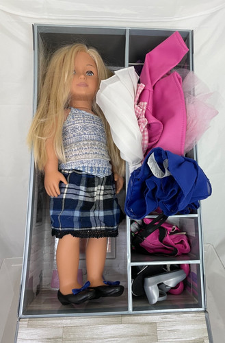 Design friend blonde doll - a,