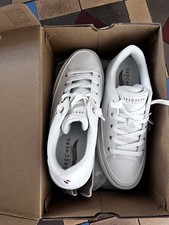 Skechers BRAND NEW. White Arch