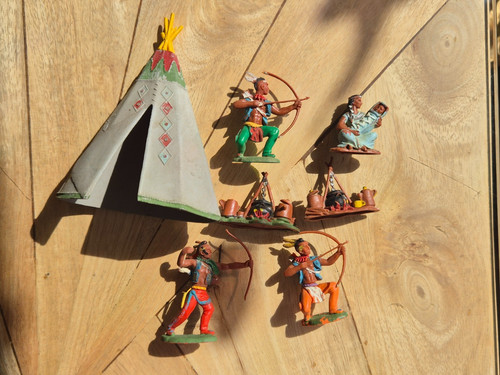 Britains swoppet indians with - britains,