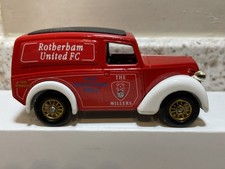 Lledo  Diecast Morris Van