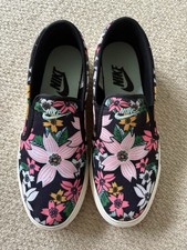 Women’s Nike Toki Aloha Pack