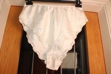 VTG ST MICHAEL IVORY LIQUID SATIN & LACE, FRENCH KNICKERS PANTIES SIZE 14-16