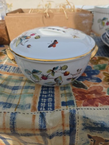 Royal worcester strawberry - royal,