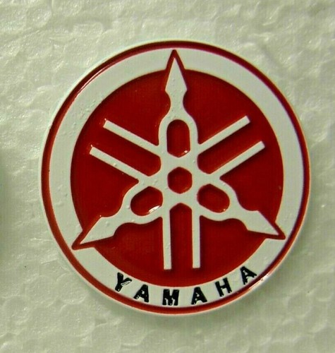 Yamaha round pin badge red - badge.,