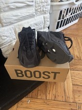 adidas Yeezy Boost 700 V2
