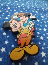 VTG Official Disney Mickey's Christmas Carol Plastic Badge (568)