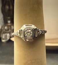 Antique Art Deco 18K White