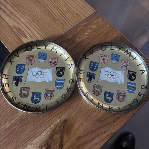 Pair gold coloured dishes - if,