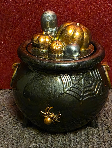 Black gold halloween resin - black, &