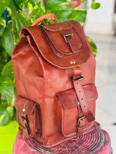 Bulky leather backpack - bulky,