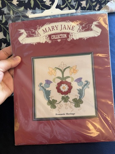 Vintage floral embroidery kit