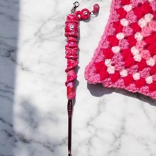 Pink Crochet Hook with silver