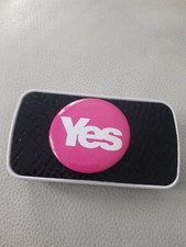 YES Scottish Politics Vintage Badge 