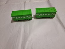 TOMY TOMICA PLARAIL THOMAS COMPAT Trackmaster 2 X GREEN EXPRESS VAN WAGON WAGONS