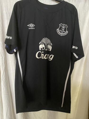 Umbro black everton top size - black,