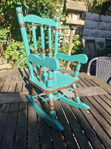 Vintage green painted wood - green,