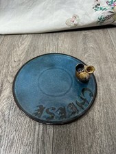 VINTAGE LOVELY GUERNSEY POTTERY GLAZED CHEESE PLATE BOARD WITH MOUSE - 22cm 