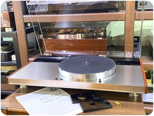 Luxman pd444 turntable - turntable, w/