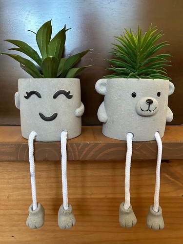 Plant shelf sitters with - shelf,