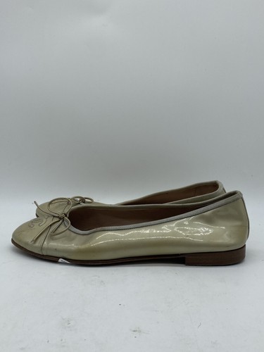 Chanel beige patent leather - beige, cc