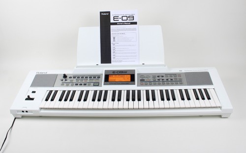 Roland 09w white - white, interactive