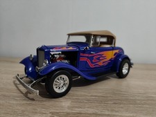 ROAD SIGNATURE 1:18 SCALE DIE CAST MODEL CAR 1932 FORD ROADSTER CONDITION