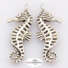Seahorse charms pendant - 10,