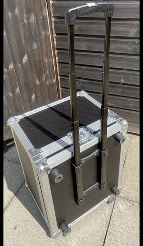 Roland cube street - roland, with