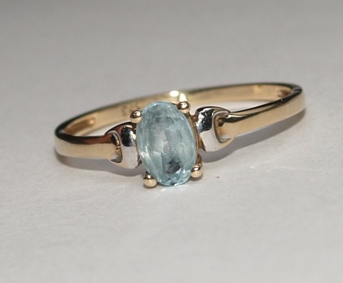 9ct yellow gold blue topaz - 9ct,