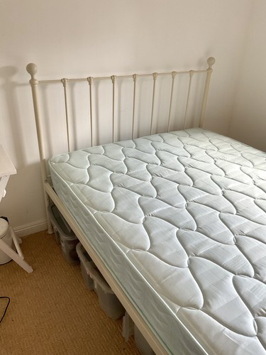Classic cream metal - metal, bed