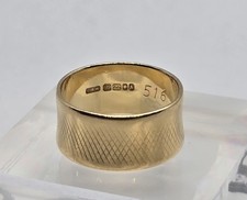 Solid 22ct Yellow Gold Etched
