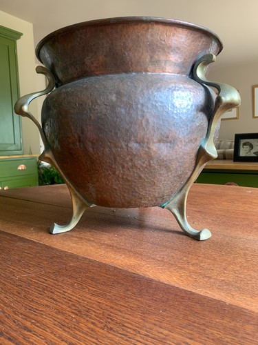 Large arts crafts benham - large,