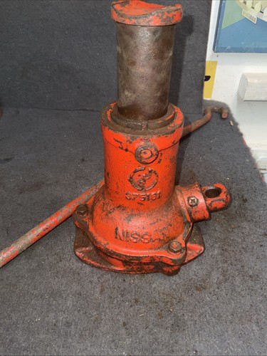 Nissan ton bottle - bottle, jack