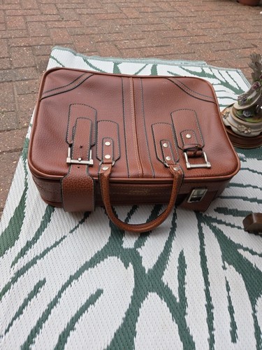 Vintage 1970s suitcase brown - 1970s,
