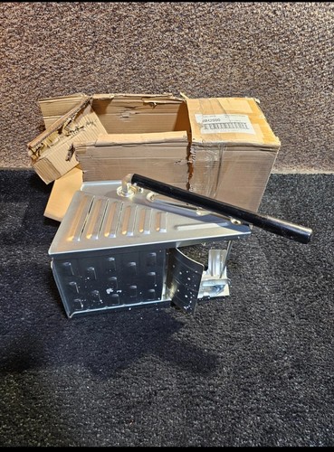 Heavy duty metal squeeze - heavy,