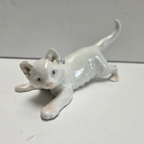 Antique meissen cat kitten - antique, cat/kitten