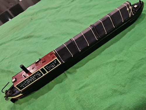 Display narrow boat - narrow,