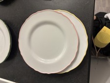 Set of 2 Scalloped Edge Plates