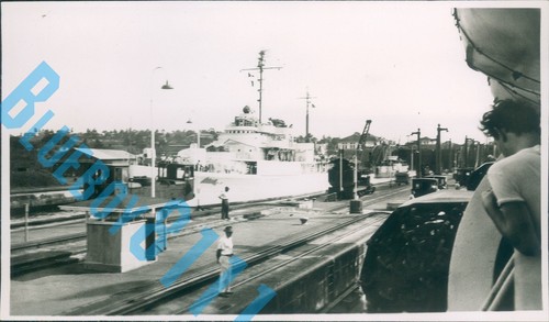 Panama canal gatun locks ship - canal,