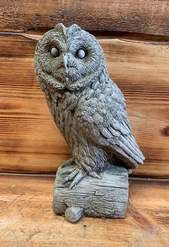 Stone garden owl log gift - a,