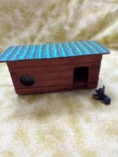 Vintage Chicken Coop with dog - 12th scale