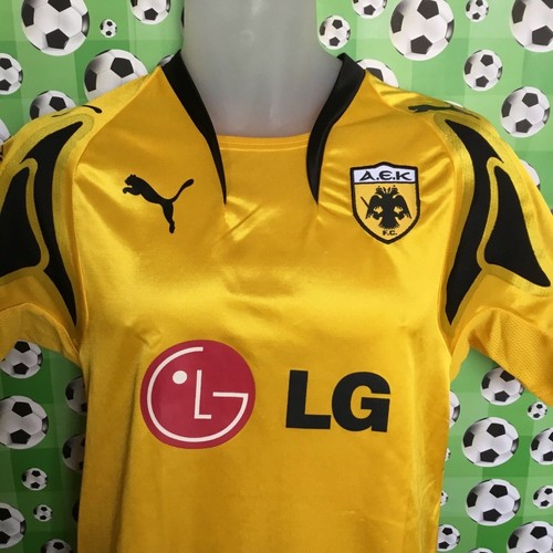 Small aek athens home - athens,