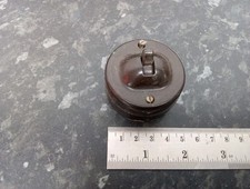 VINTAGE   ROUND  BAKELITE