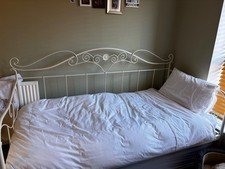 Laura Ashley Day bed cream