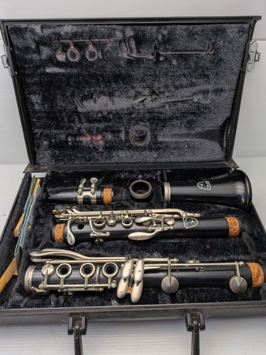 Frank holton clarinet - clarinet, with